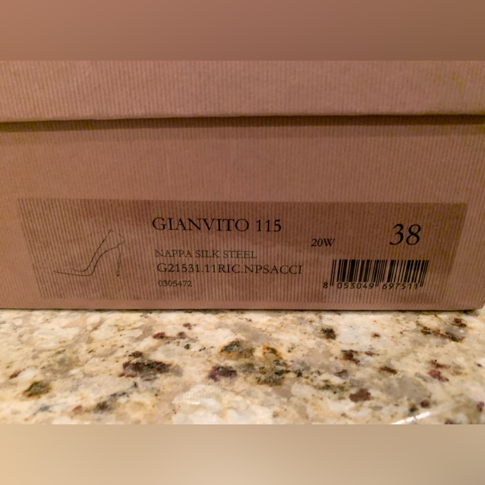 ๐ Gianvito Rossi Pumps - Picture 4 of 10